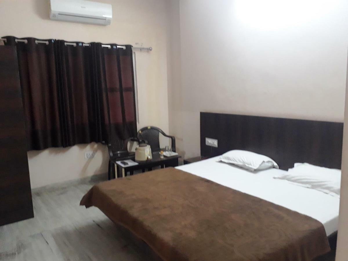 Laxmi Mahal Hotel Udaipur Ngoại thất bức ảnh